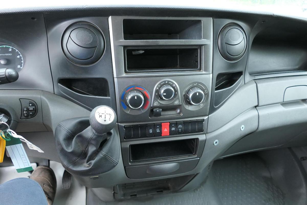 Gebraucht Iveco Daily 35 S11 C30C AUTOMATIK KAMERA Regale LUFT DURCHGANG EURO-5 CoC