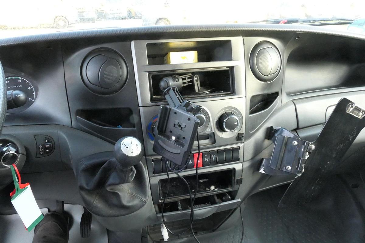 Gebraucht Iveco Daily 35 S11 C30C AUTOMATIK KAMERA Regale LUFT DURCHGANG EURO-5 CoC