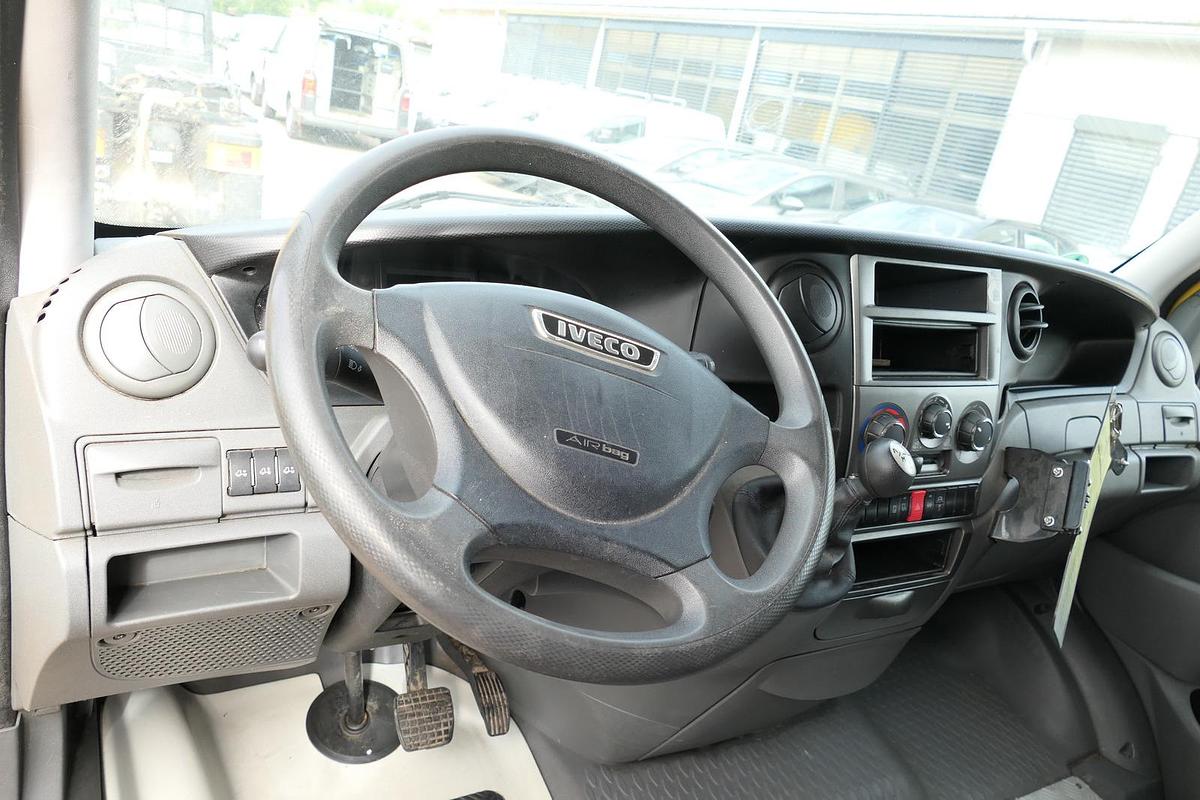 Gebraucht Iveco Daily 35 S11 C30C AUTOMATIK KAMERA Regale LUFT DURCHGANG EURO-5 CoC