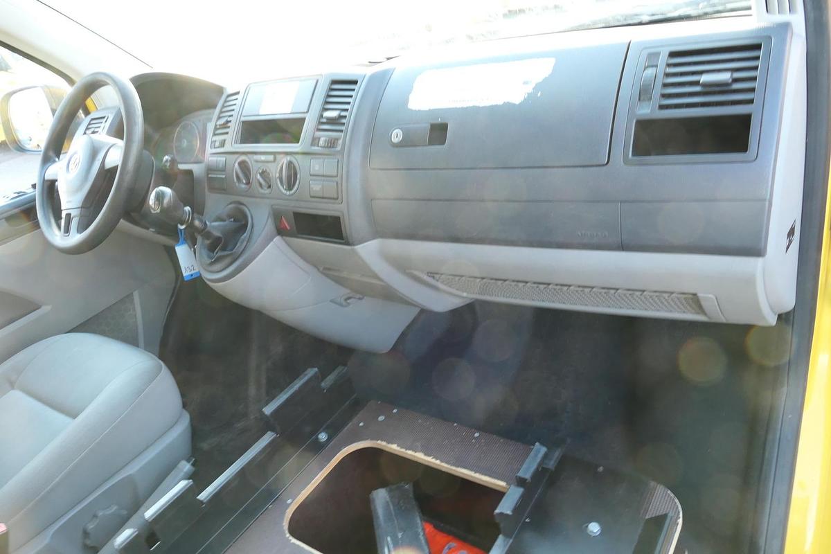 Gebraucht Volkswagen T5 Transporter 2.0 TDI PARKTRONIK EURO-5 2xSCHIEBETÜR CoC