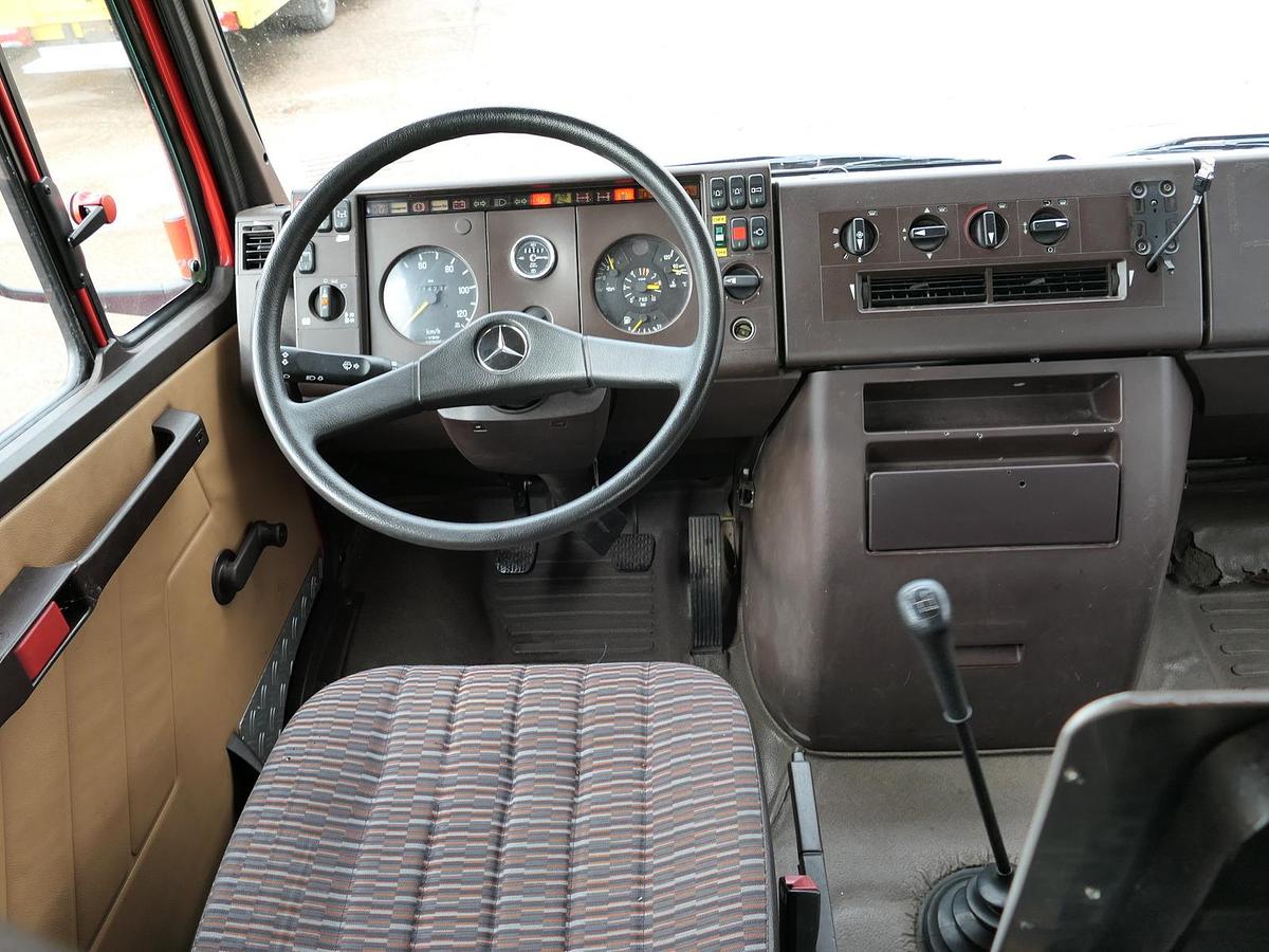 Gebraucht Mercedes-Benz 814 D LF 8/6 DoKa AHK Löschwassertank 600L Schlingmann