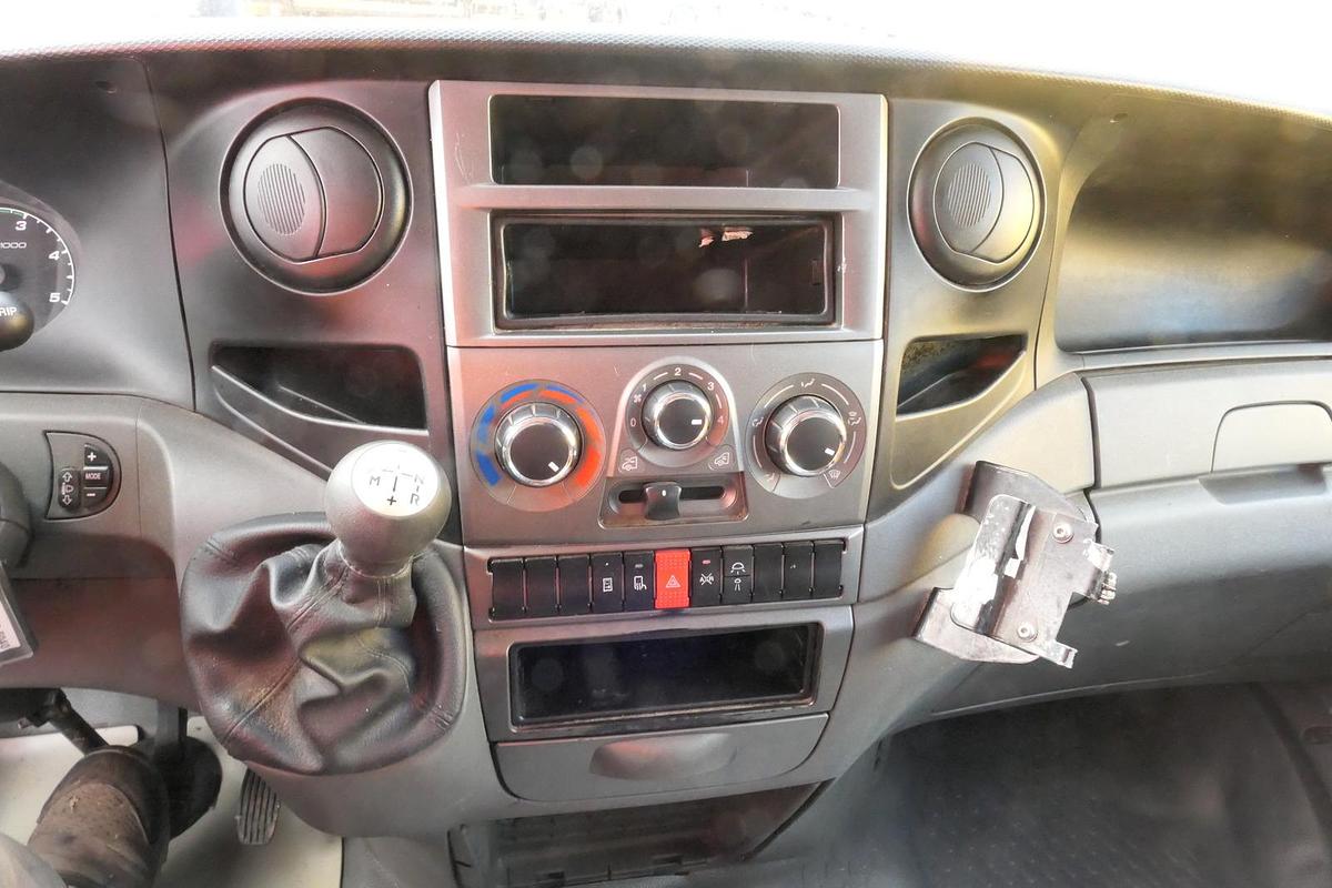 Gebraucht Iveco Daily 35 S11 C30C AUTOMATIK KAMERA MAXI KAMERA Regale LUFT - EURO 5 - CoC