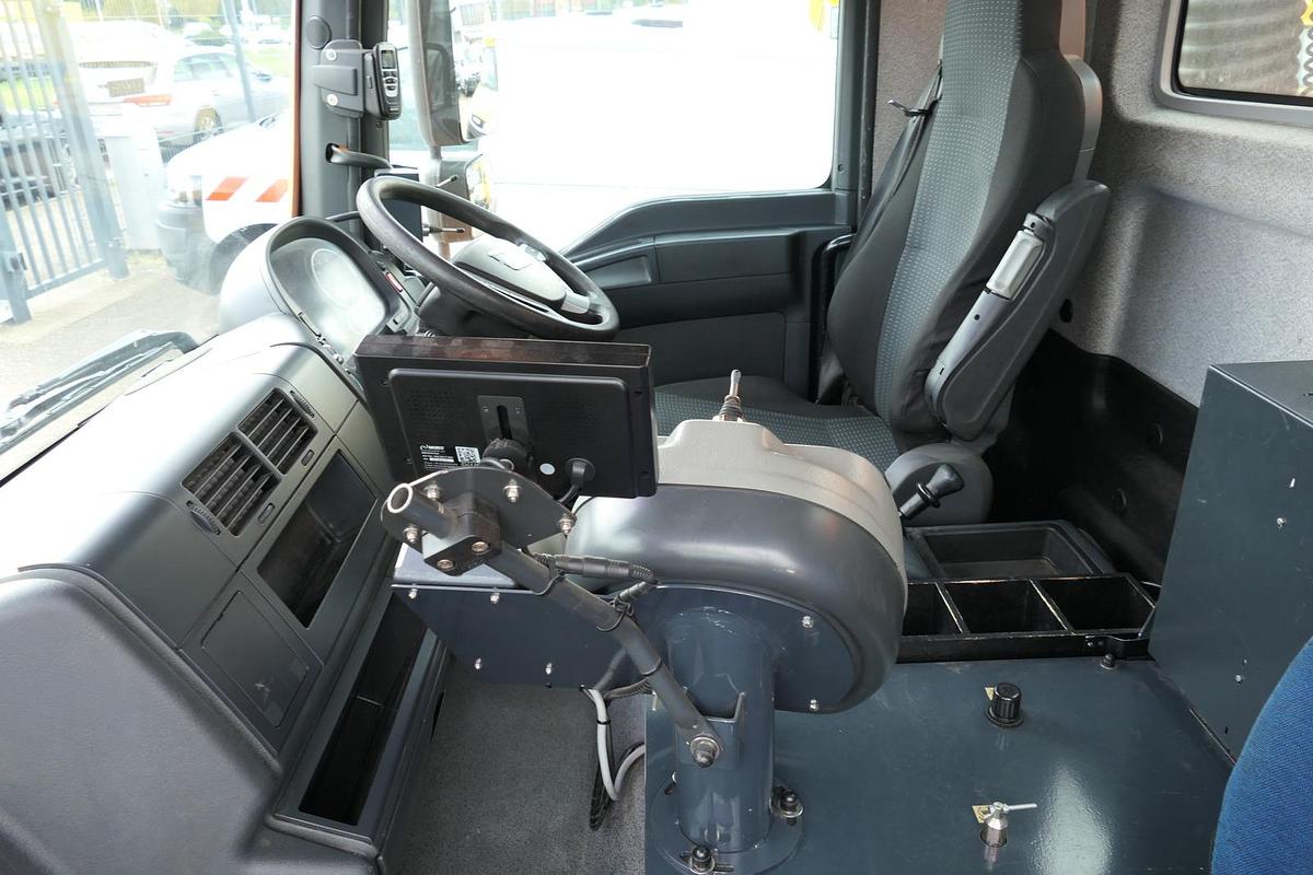 Gebraucht MAN TGL 12.250 4x2 BL Kehrmaschine