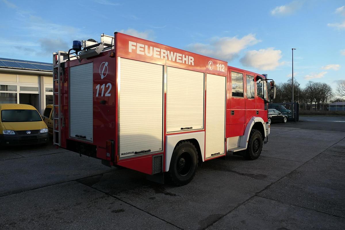 Gebraucht Iveco FF 95 E LF 8 DoKa AHK 4X4 SFZ FEUERWEHR Einzelbereifung!!