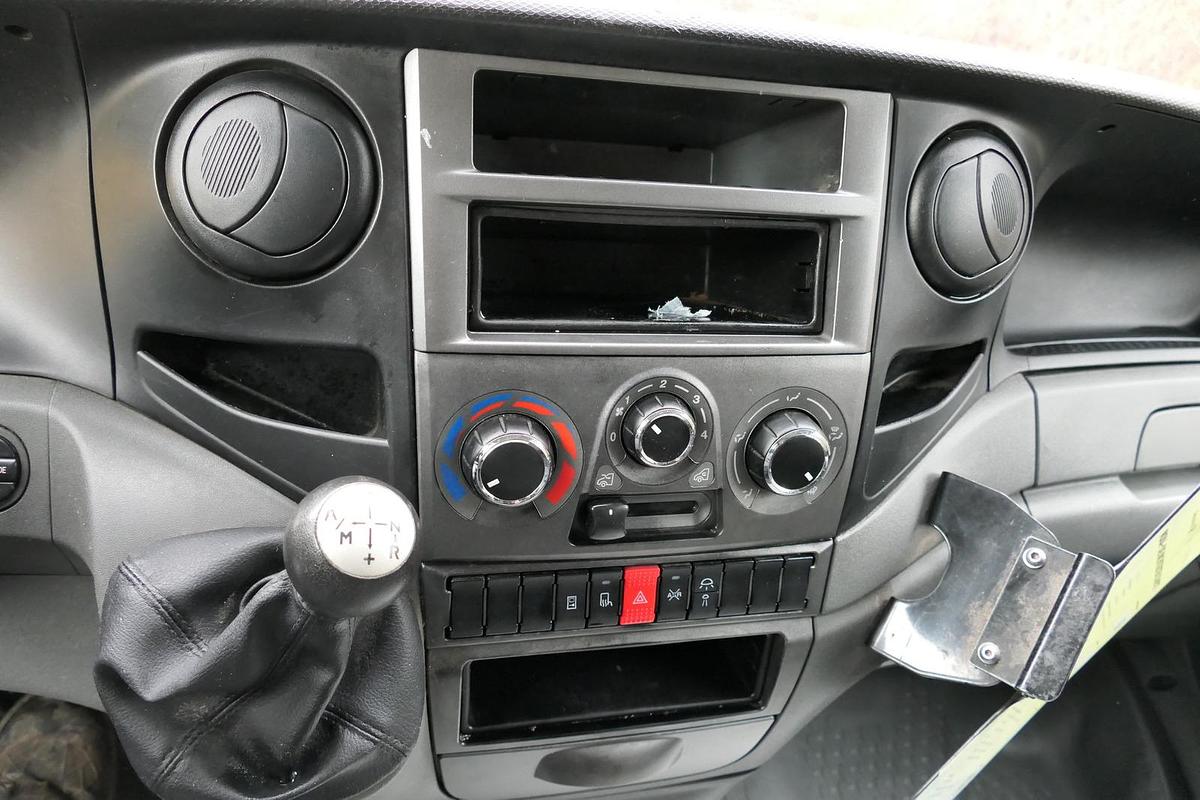 Gebraucht Iveco Daily 35 S11 C30C AUTOMATIK KAMERA Regale LUFT DURCHGANG EURO-5 CoC