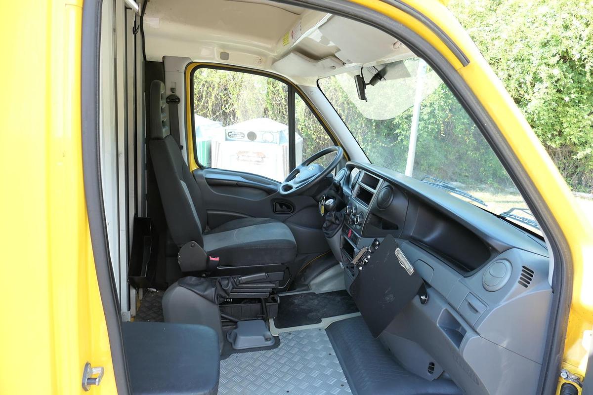 Gebraucht Iveco Daily 35 S11 C30C AUTOMATIK KAMERA Regale LUFT DURCHGANG EURO-5 CoC