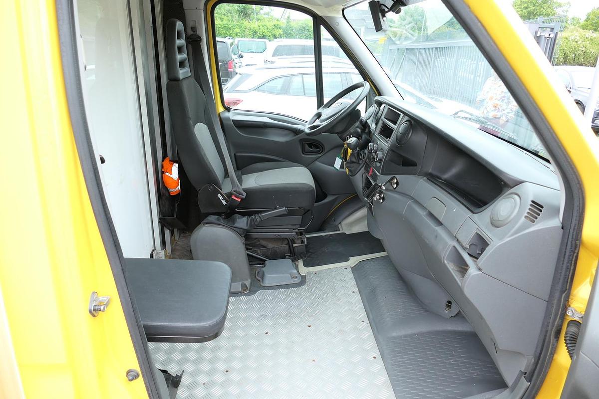 Gebraucht Iveco Daily 35 S11 C30C AUTOMATIK KAMERA Regale LUFT DURCHGANG EURO-5 CoC