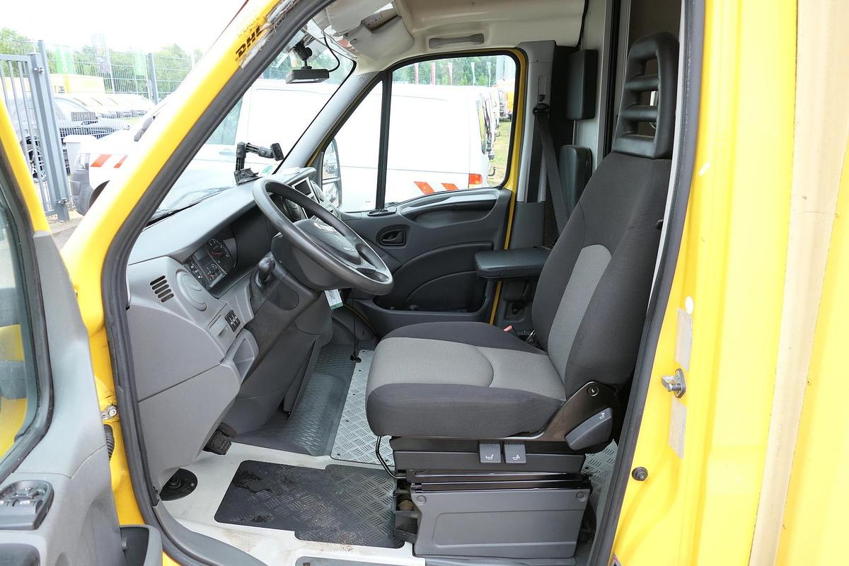 Gebraucht Iveco Daily 35 S11 C30C Kurz AUTOMATIK KAMERA Regale LUFT DURCHGANG EURO-5 CoC