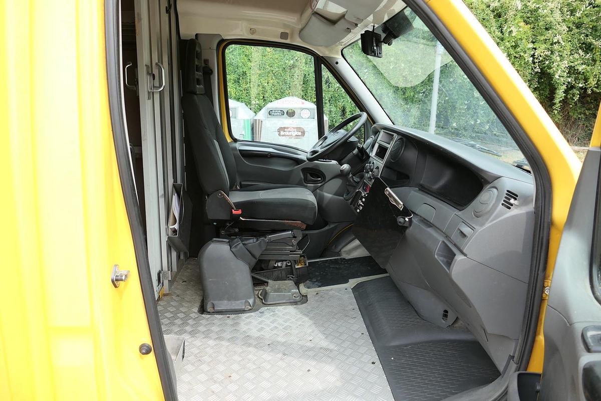 Gebraucht Iveco Daily 35 S11 C30C AUTOMATIK KAMERA MAXI Regale DURCHGANG