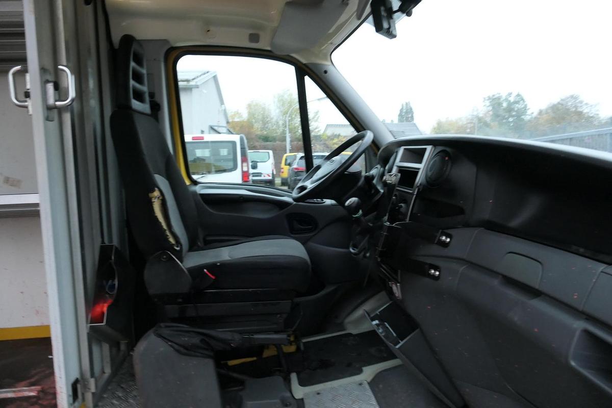 Gebraucht Iveco Daily 35 S11 C30C AUTOMATIK KAMERA MAXI Regale DURCHGANG