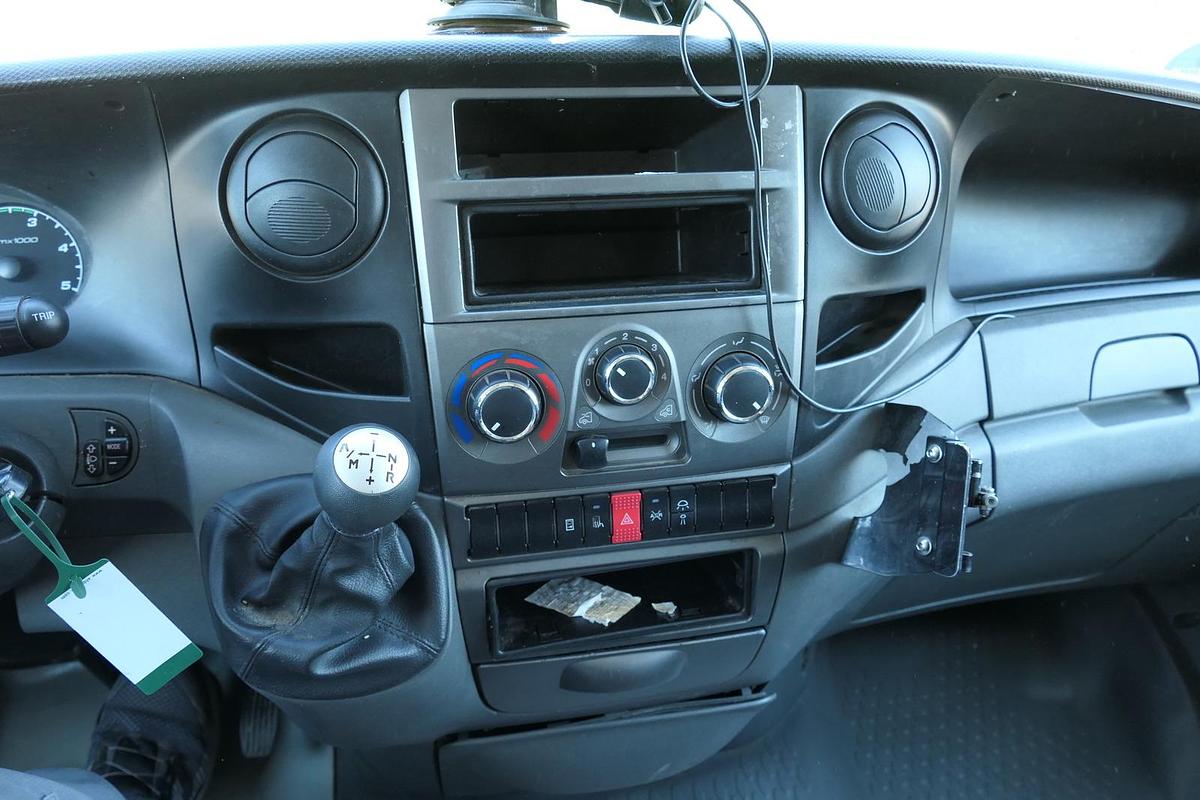 Gebraucht Iveco Daily 35 S11 C30C AUTOMATIK KAMERA Regale LUFT DURCHGANG EURO-5 CoC