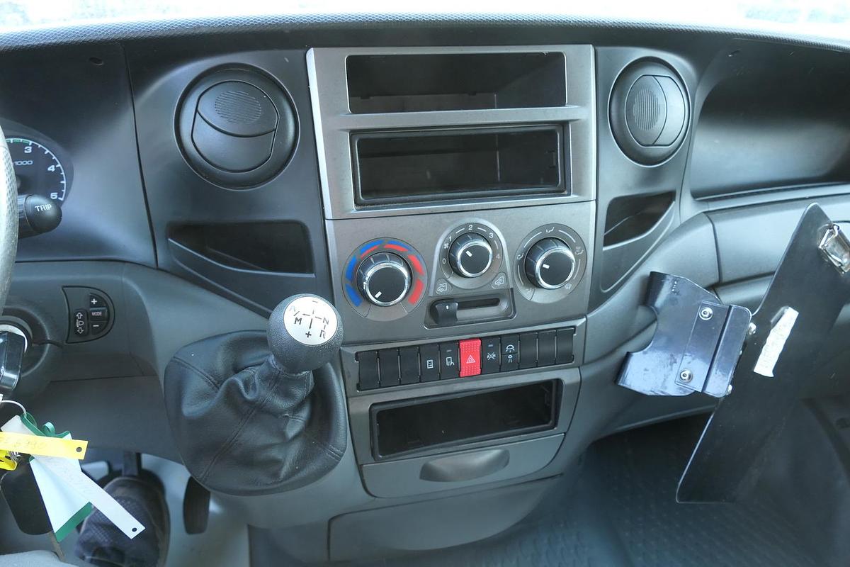 Gebraucht Iveco Daily 35 S11 C30C AUTOMATIK KAMERA Regale LUFT DURCHGANG EURO-5 CoC