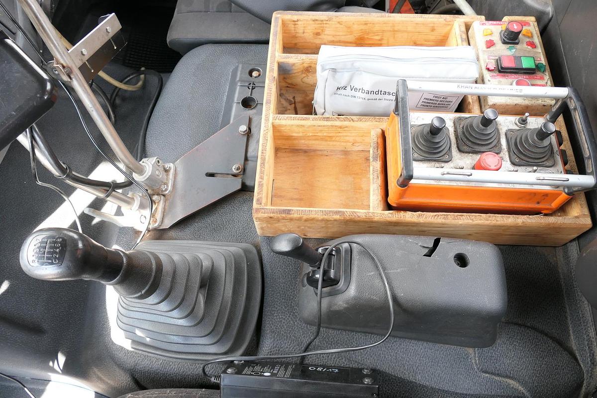 Gebraucht Mercedes-Benz 1828 AK Kran Axor-R Atlas 85.2 Kipper Winterdienst