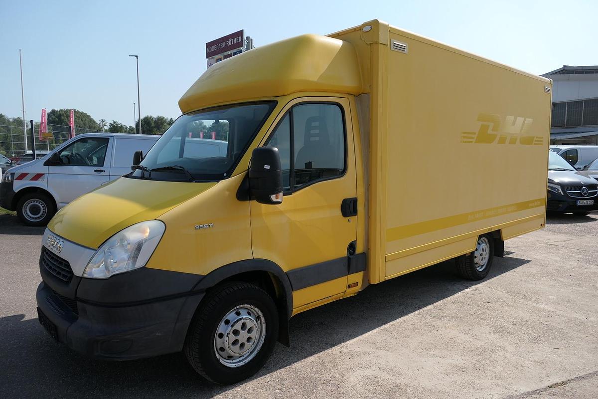Gebraucht Iveco Daily 35 S11 C30C AUTOMATIK KAMERA Regale LUFT DURCHGANG EURO-5 CoC