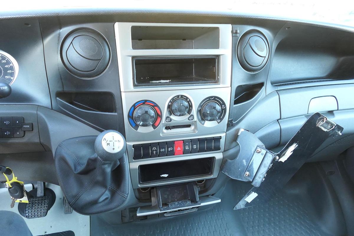 Gebraucht Iveco Daily 35 S11 C30C AUTOMATIK KAMERA MAXI Regale DURCHGANG