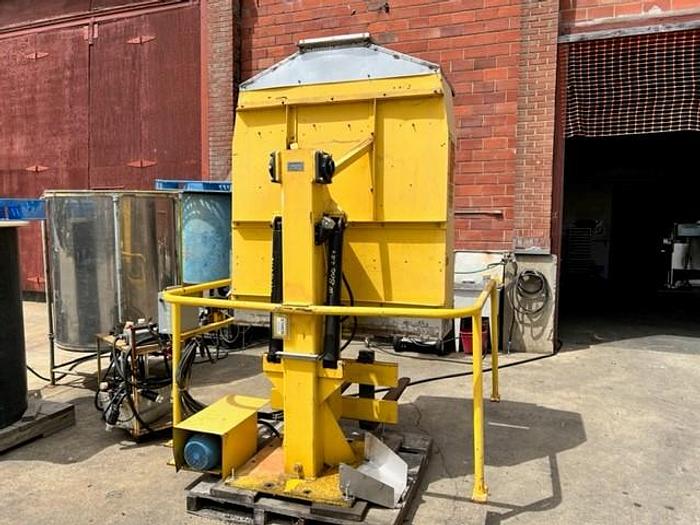 Used Dumper, Bin, Cart, Toter, mdl WS-550, 2500 lb capacity, #S744036