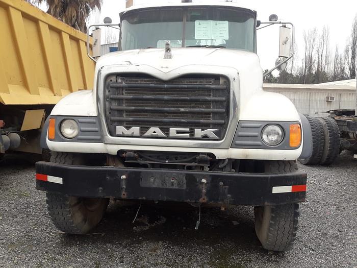 Usado 2004 MACK CV713