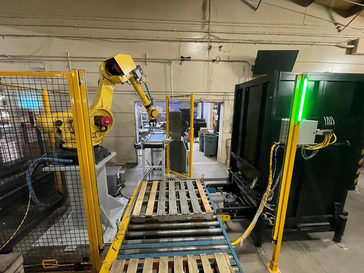 Used Fanuc Robot Complete Palletizing System - Pillow Bags - Boxes - Bales Palletize