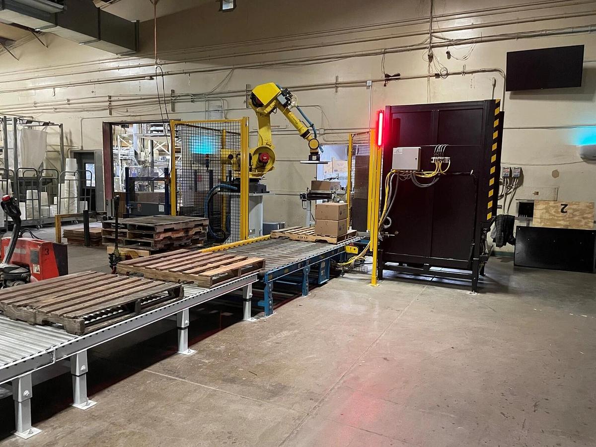 Used Pallet Dispenser - Pallet Hopper - Pallet Feeder