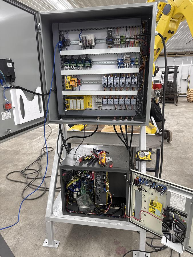 Refurbished LARGE SCALE MACHINE TENDING