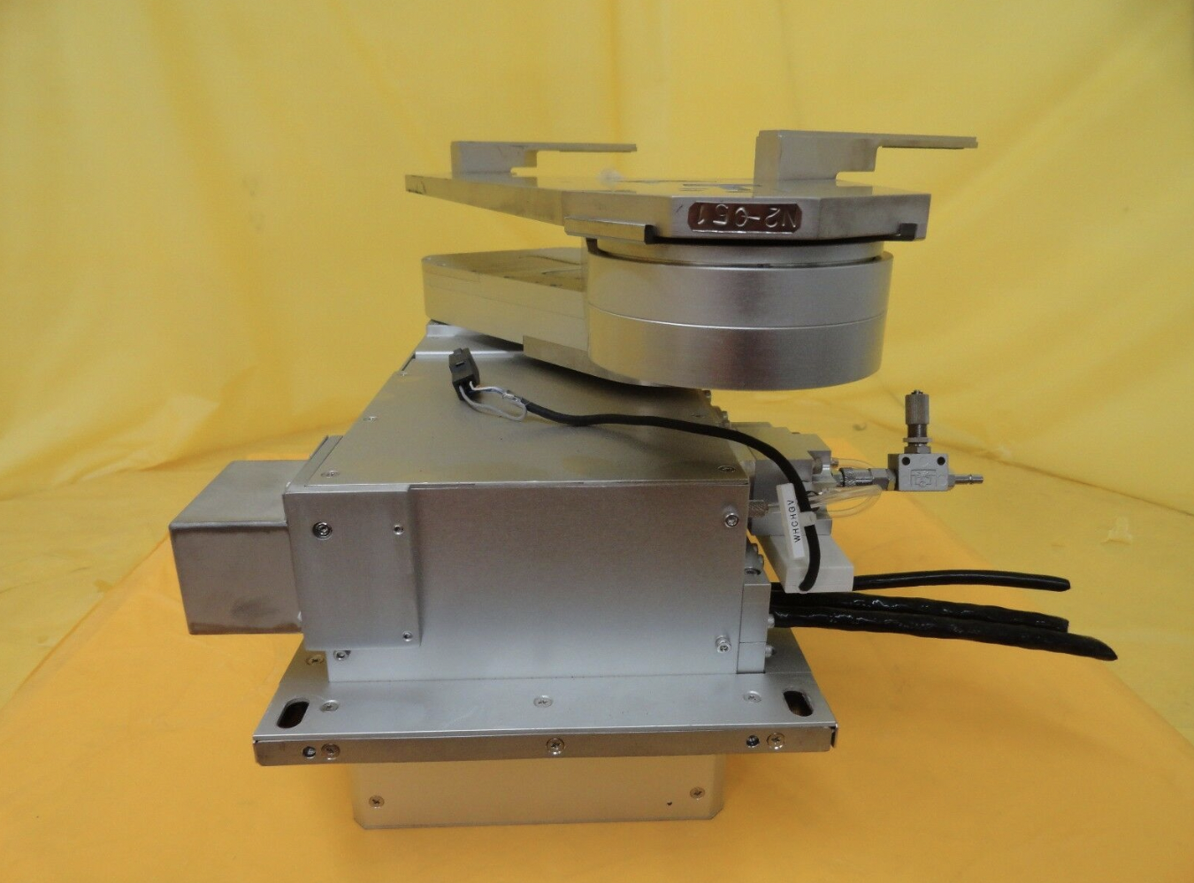 Used KAWASAKI NS110C-B001 Chuckbot Robot 4K192-238-3 NSR-S307E 300mm DUV As-Is