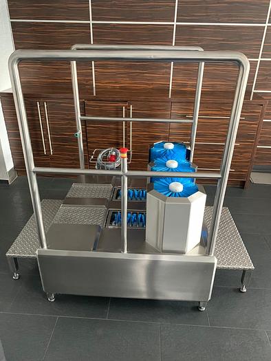 BRAND NEW NIRO-TECH MB5 walk-through boot washer