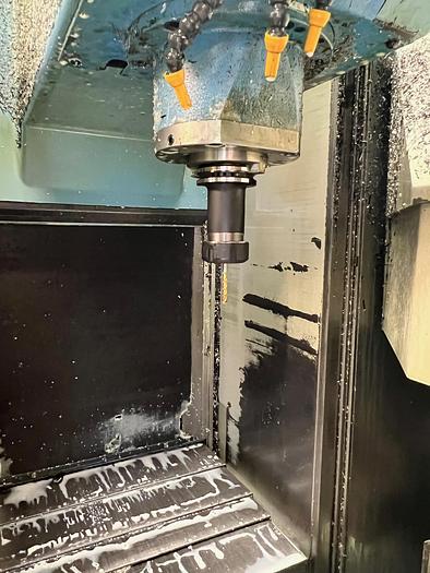 Used BRUGT VERTIKALT BEARBEJDNINGSCENTER FABR. MAZAK, MODEL VTC 20 B