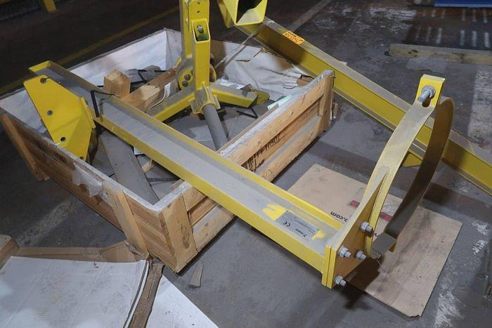 Used METSO C-HOOK SCREEN LIFTING DEVICE