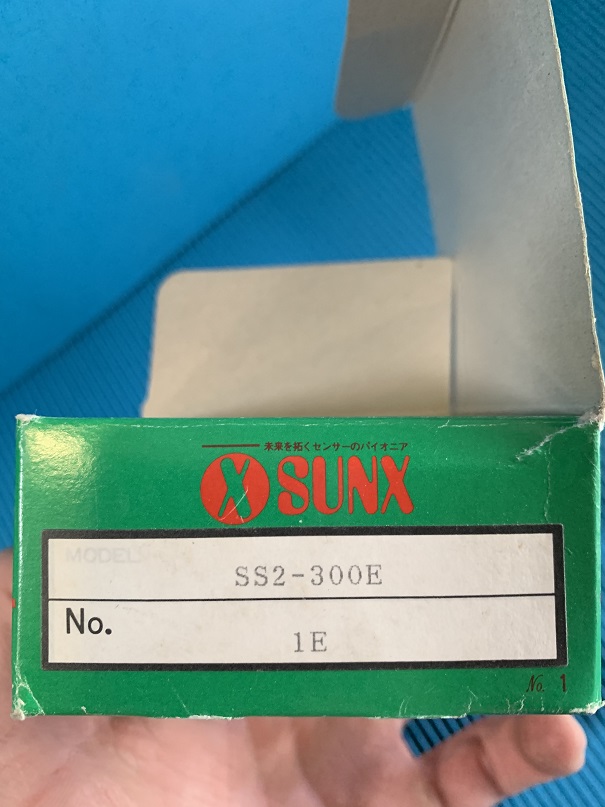 Used Sunx Photoelectric PE Screen Wafer Detection Proximity Sensor SS2-300E