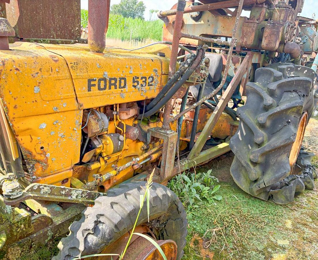 Used Ford 532 Tractor