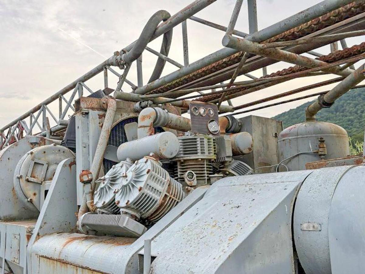 Used Davey M8A Table Drive Drill Rig