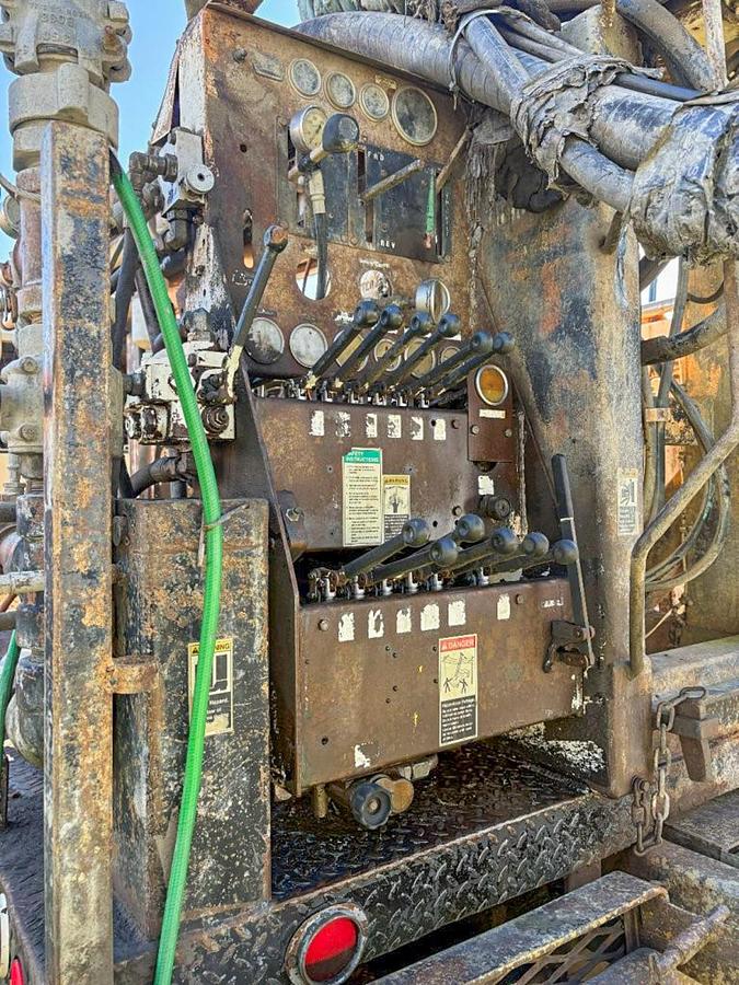 Used 1988 Simco 5000 Drill Rig
