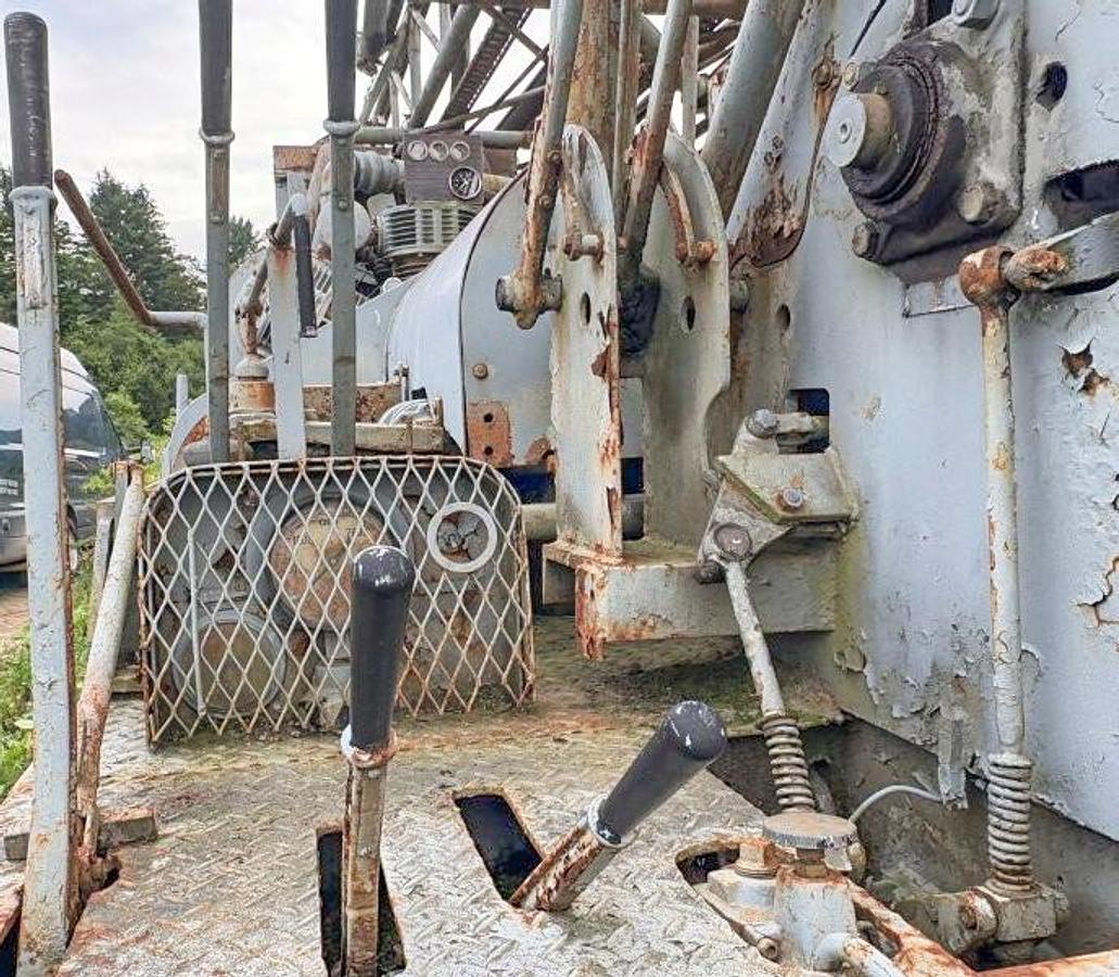 Used Davey M8A Table Drive Drill Rig