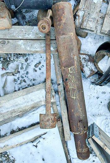 Used 2-1/2" x 3-1/2" cable tool rope socket, conventional "Prosser" style complete with fishing neck.