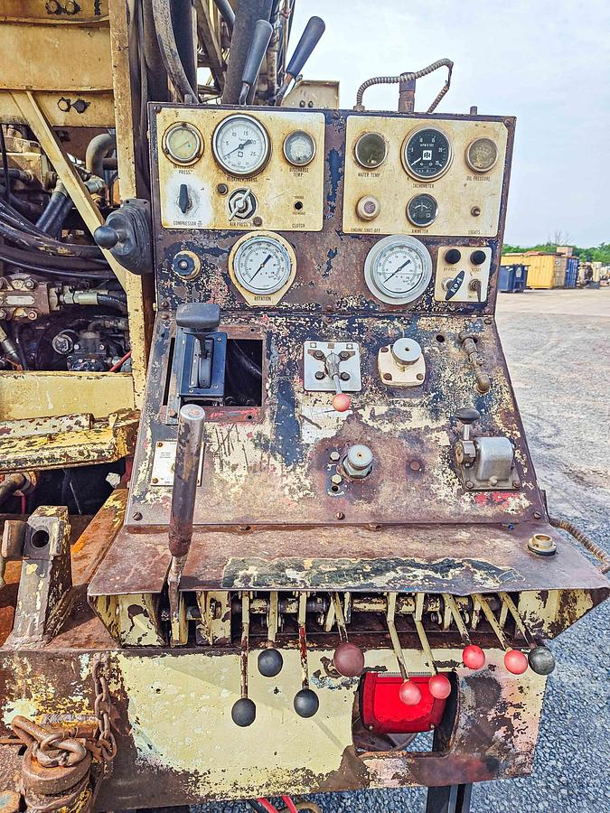 Used 1993 Ingersoll-Rand T3W Drill Rig