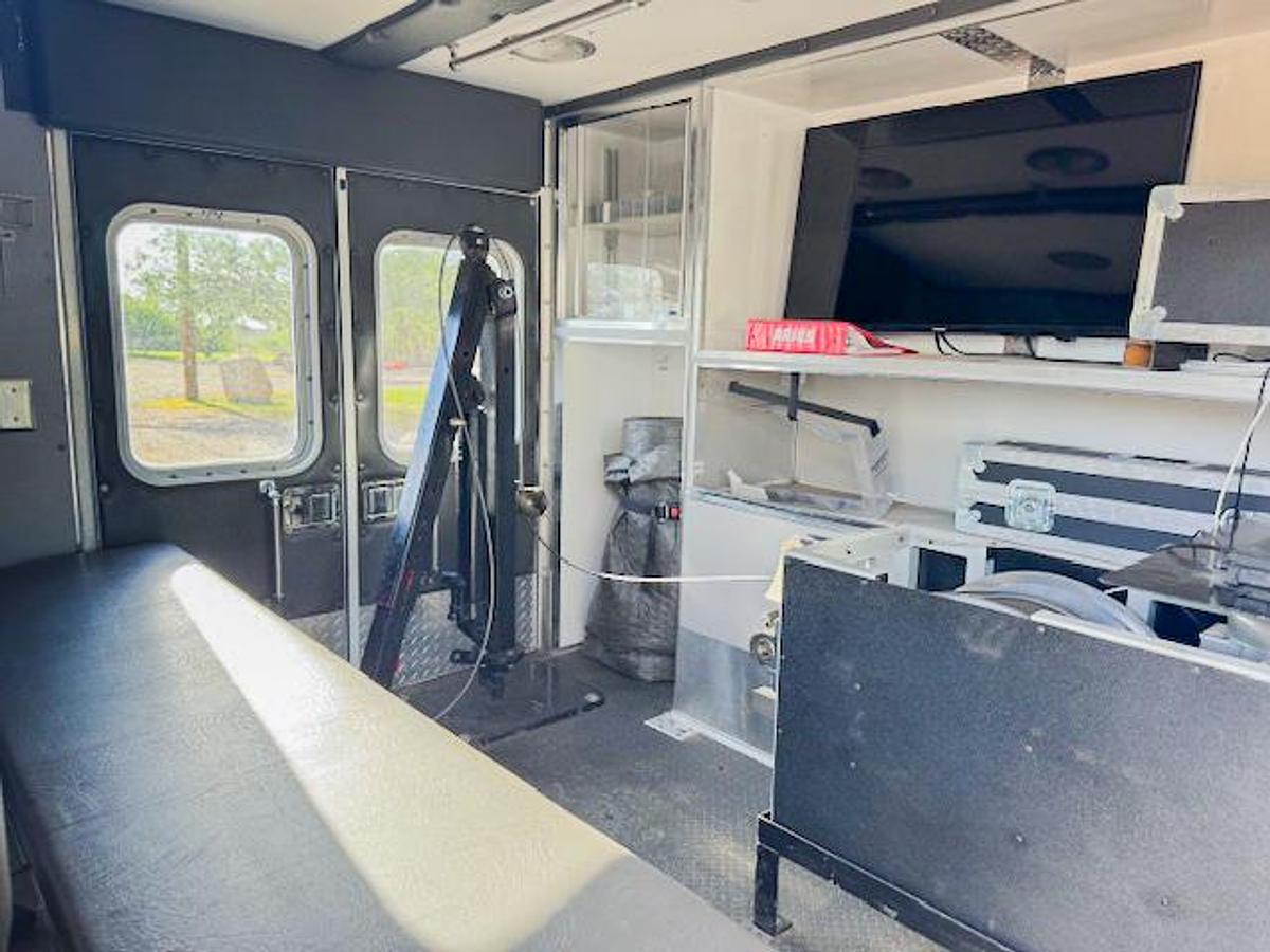 Used 2006  Ford  E350 Van