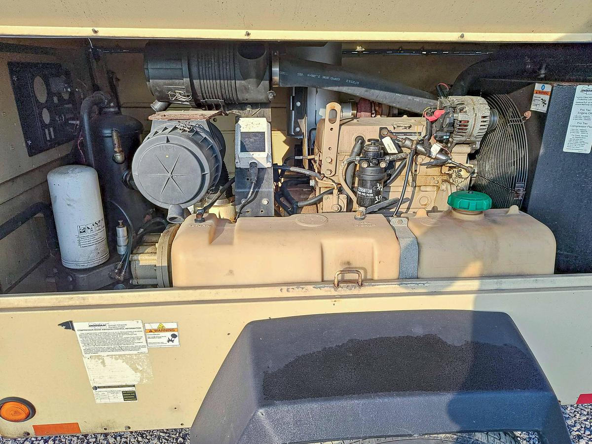 Used 2013 Doosan  P185WJD Air Compressor