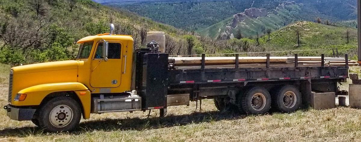 Used 1998 Freightliner Support Truck.