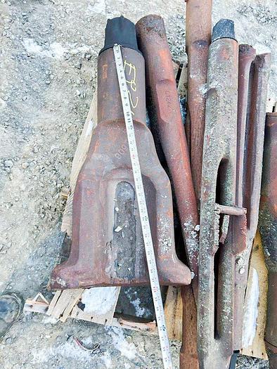 Used 18" cable tool drill chisel bit, 31" length, 4" x 5" API pin thread.