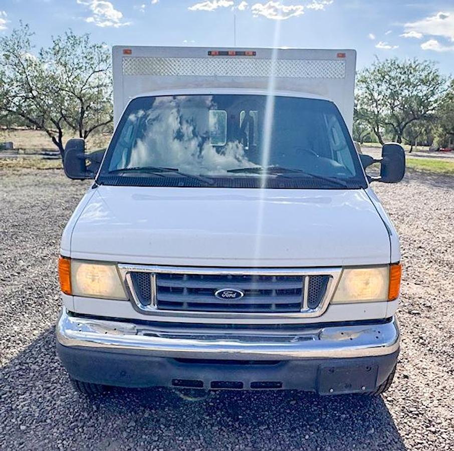Used 2006  Ford  E350 Van
