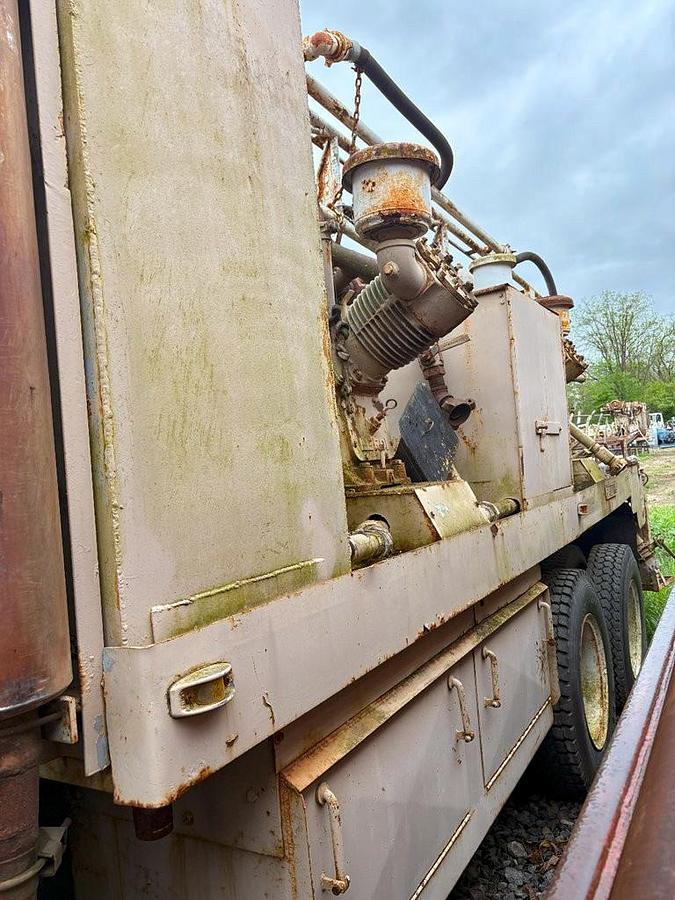 Used Failing 1000 Drill Rig