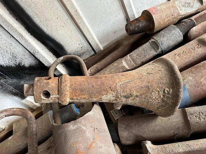 Used Simplex / Duff Norton Screw Leveling Jacks for Cable Tool