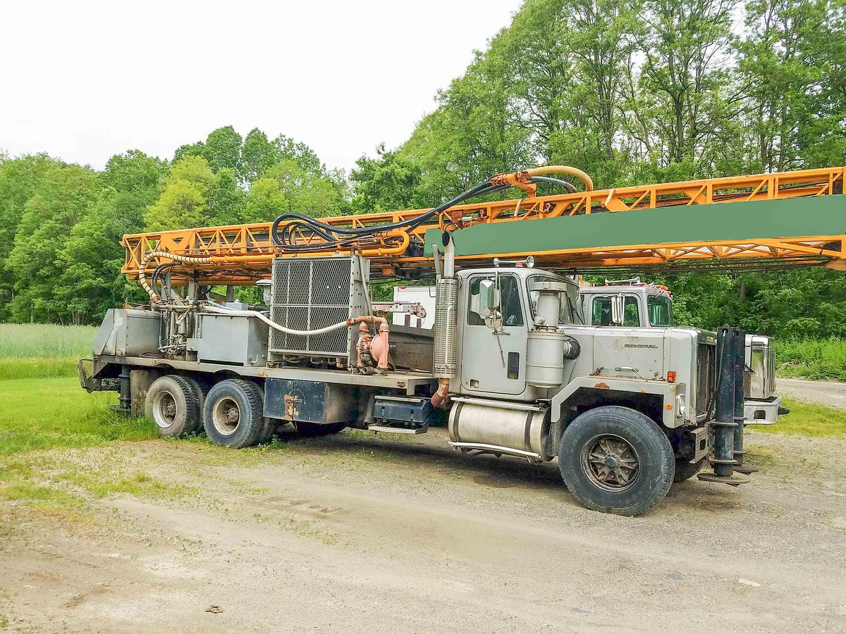 Used 1985 Ingersoll-Rand TH60 Drill Rig