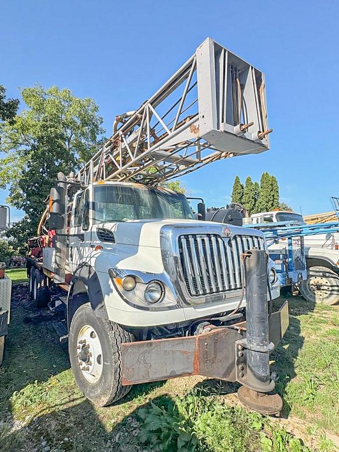 Used 1976 Ingersoll-Rand Cyclone TH60 Drill Rig