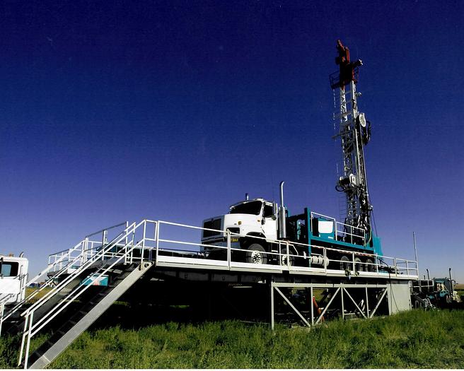 Refurbished 2004 International UDR 1500 Range III Drill Rig