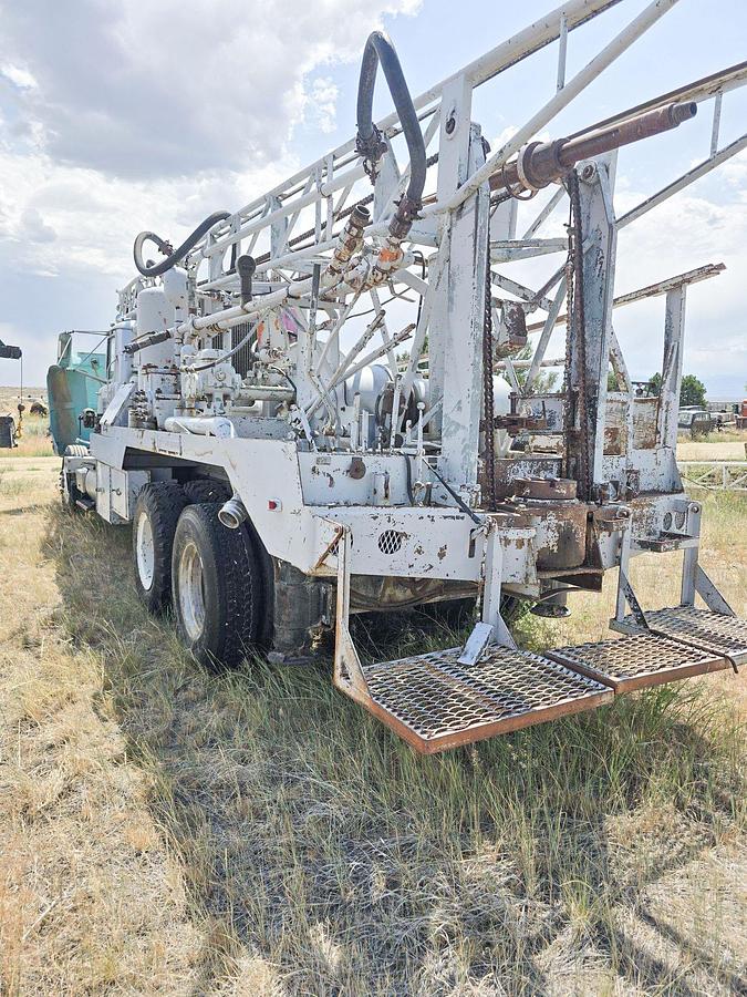 Used Failing Holemaster 1000 Drill Rig