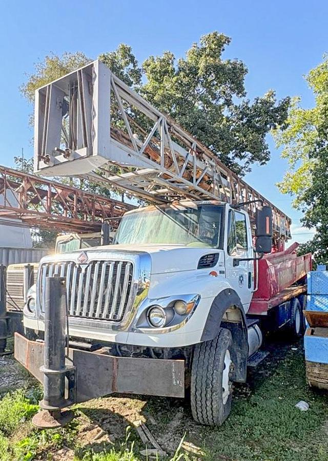 Used 1976 Ingersoll-Rand Cyclone TH60 Drill Rig