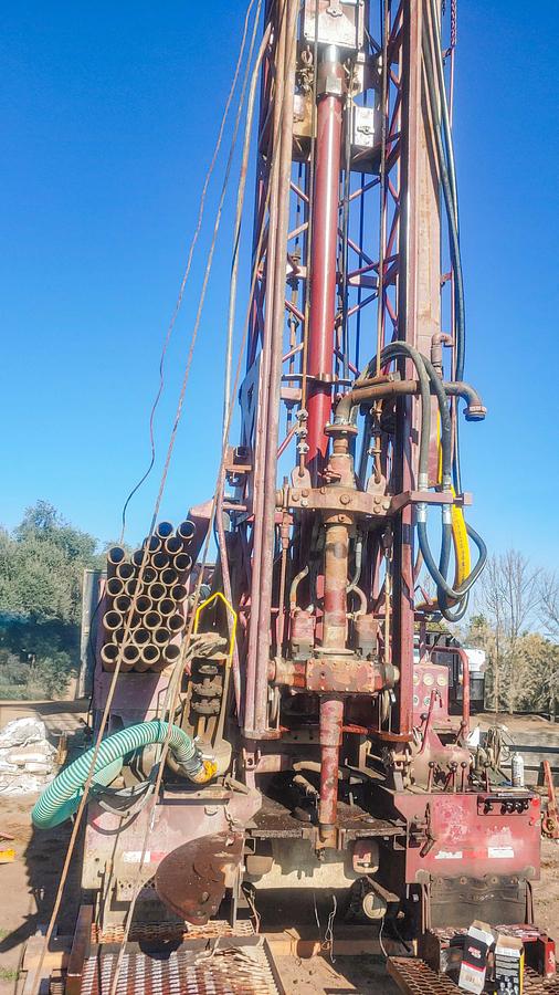 Used 1985  Custom Built Drill Rig