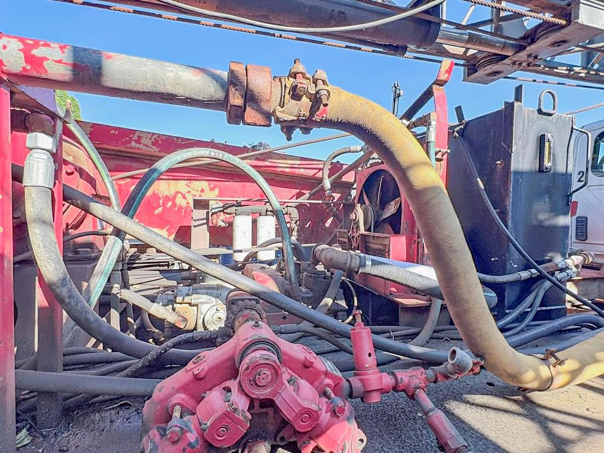 Used 1976 Ingersoll-Rand Cyclone TH60 Drill Rig