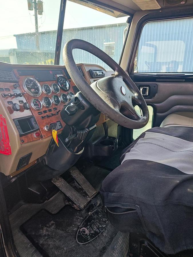 Used 2007 Peterbilt 355 Flat Water Fleet Truck